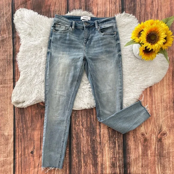 Pistola Arielle Scissor Cut Hem Jean in IndigoWash